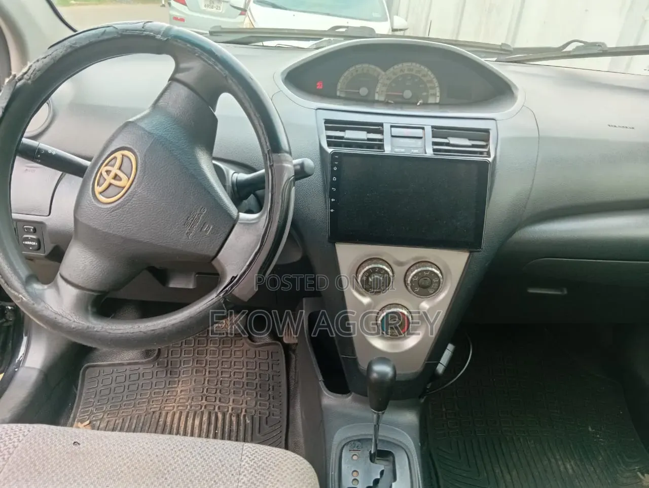 Toyota Yaris 2011 Black
