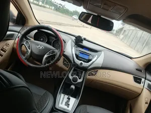 Hyundai Elantra 2013 Red