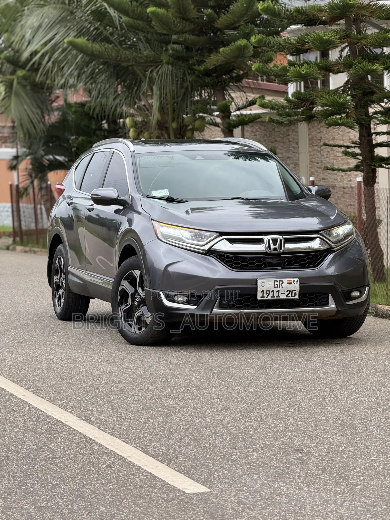 Honda CR-V Touring AWD 2018 Gray