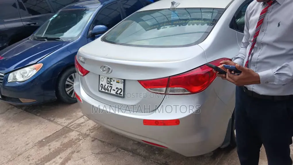 Hyundai Elantra 2013 Silver