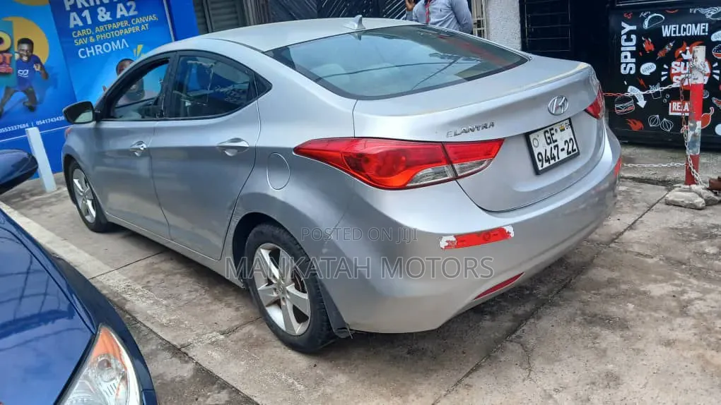 Hyundai Elantra 2013 Silver
