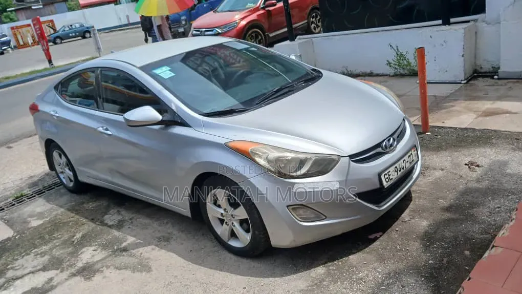Hyundai Elantra 2013 Silver
