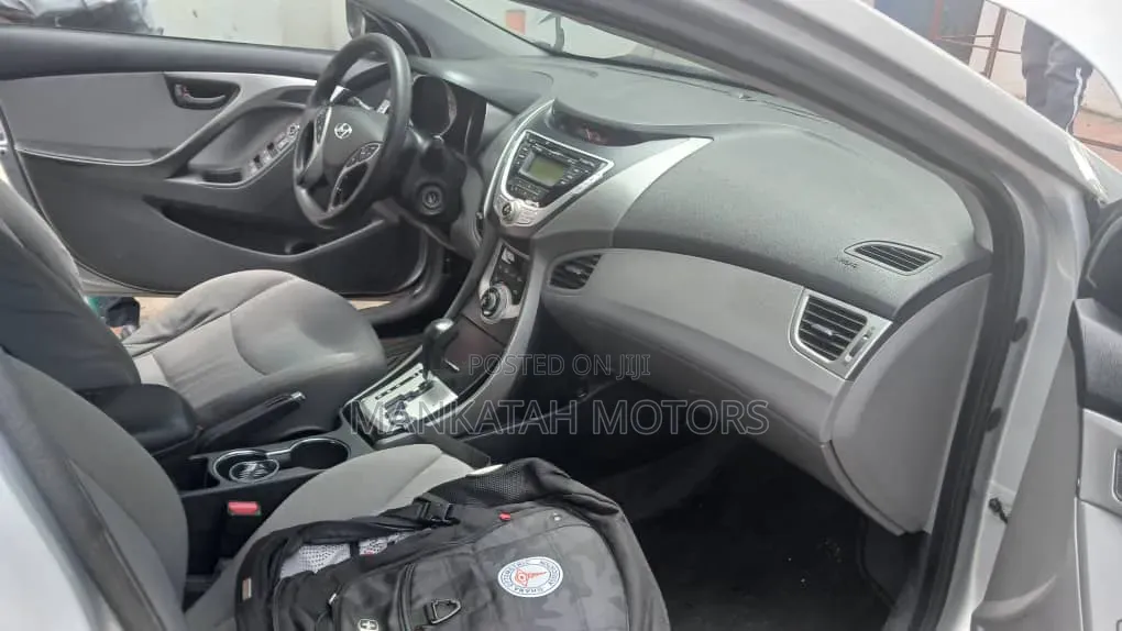 Hyundai Elantra 2013 Silver