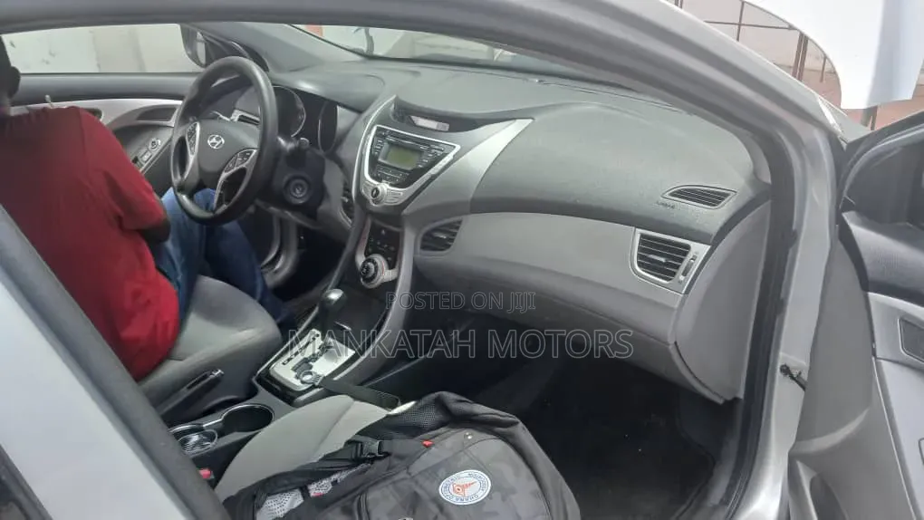 Hyundai Elantra 2013 Silver