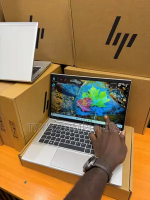 New Laptop HP EliteBook 830 G9 8GB Intel Core i5 SSD 256GB
