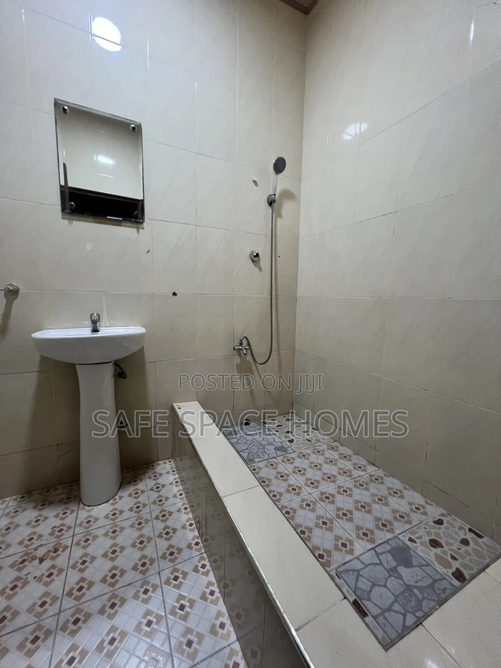 1bdrm Apartment in Burma Camp for rent