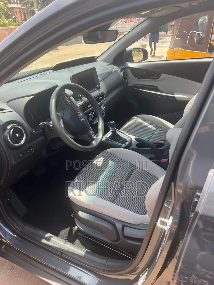 Hyundai Kona SEL 2023 Gray