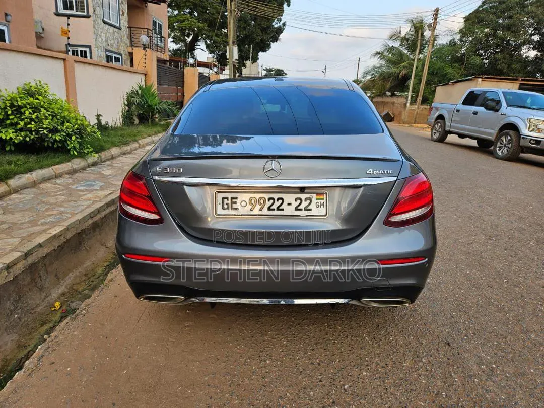 Mercedes-Benz E300 2017 Gray