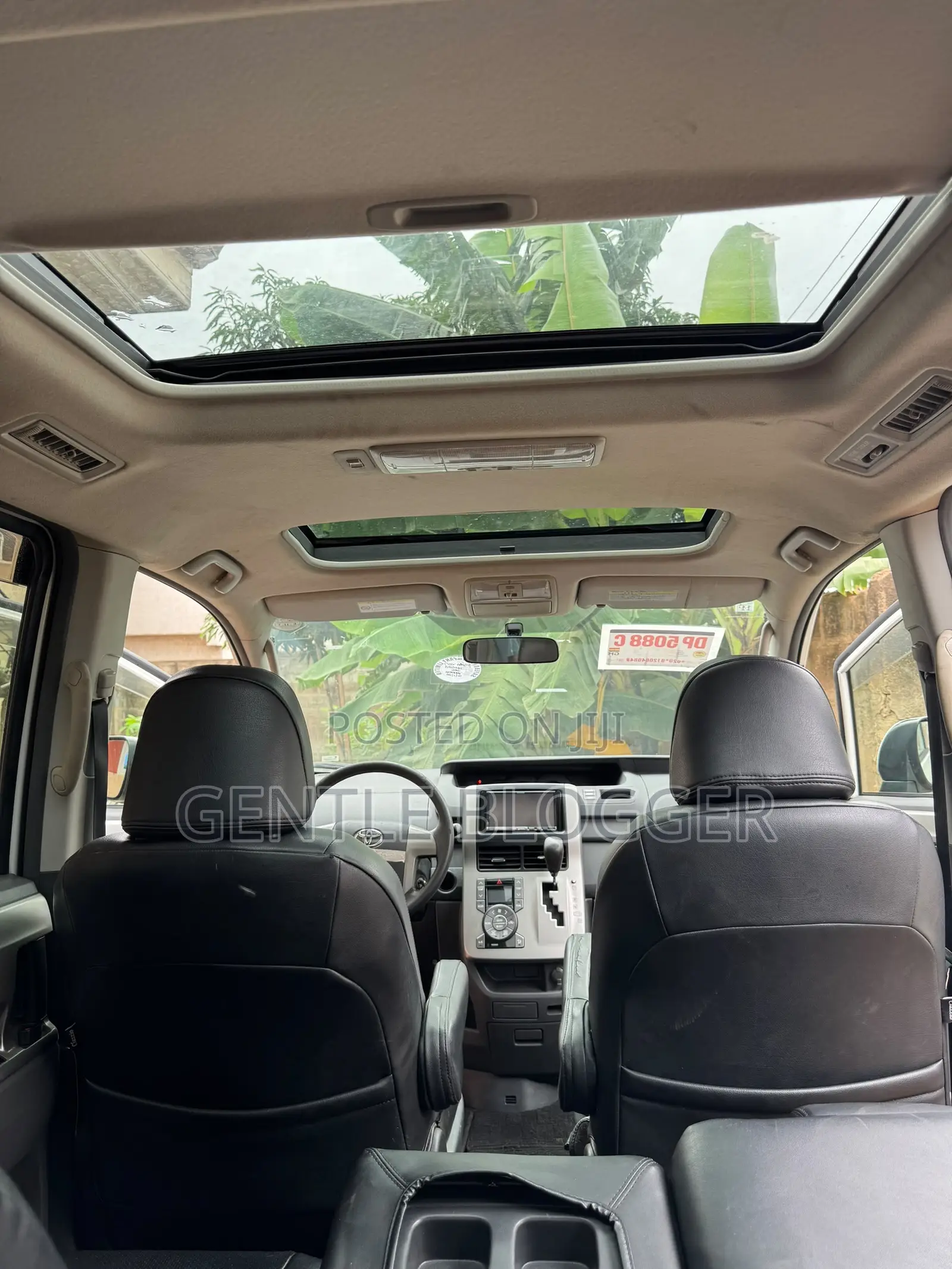 Toyota Voxy 2010 White