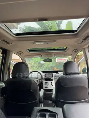 Toyota Voxy 2010 White