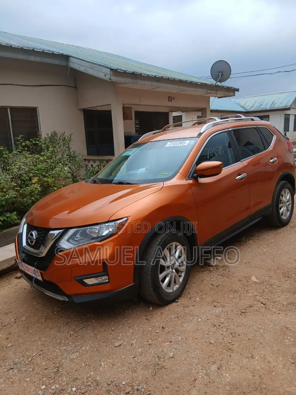 Nissan Rogue SV FWD 2020 Orange