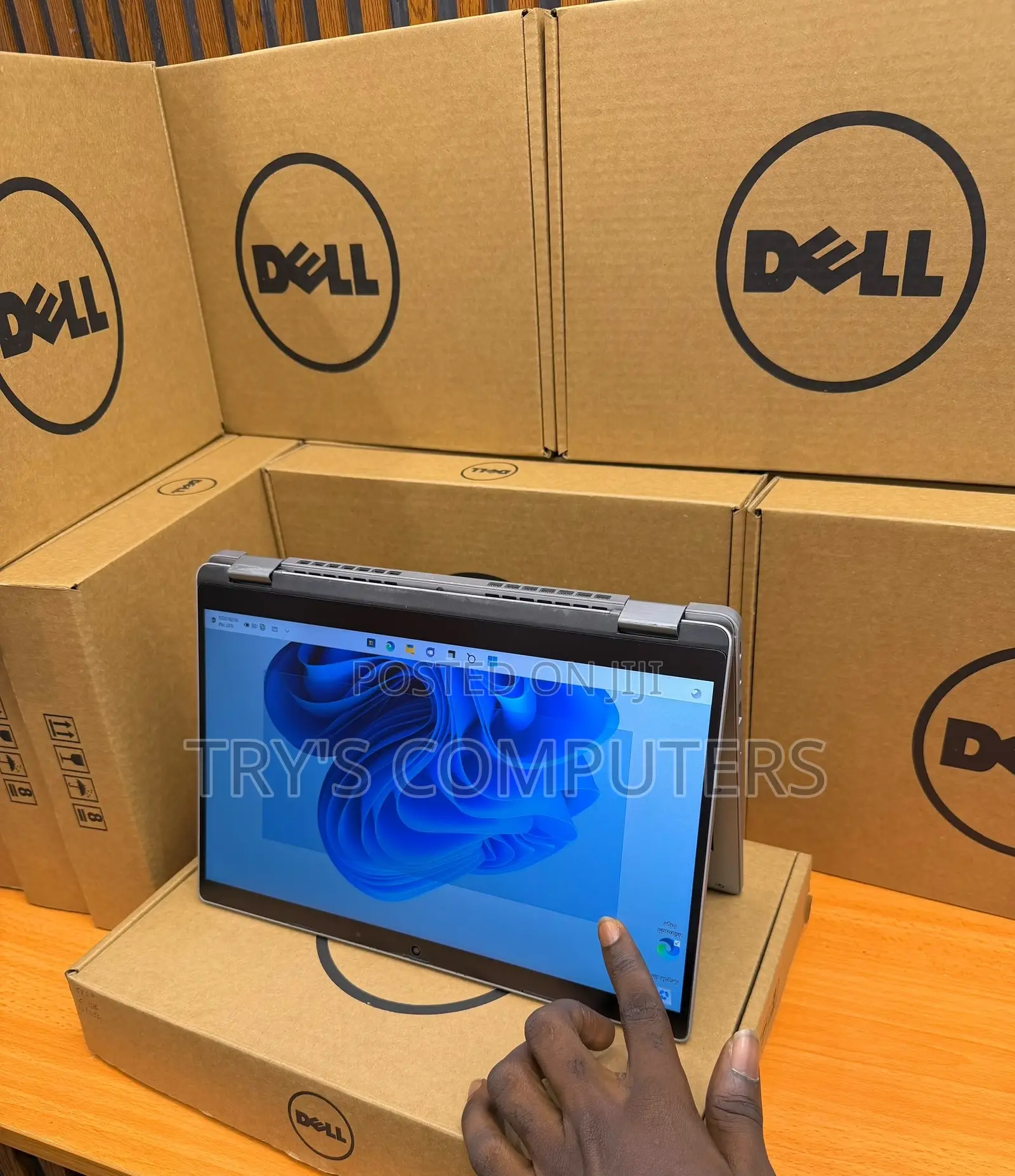 New Laptop Dell Latitude 5320 2-in-1 8GB Intel Core i5 SSD 256GB