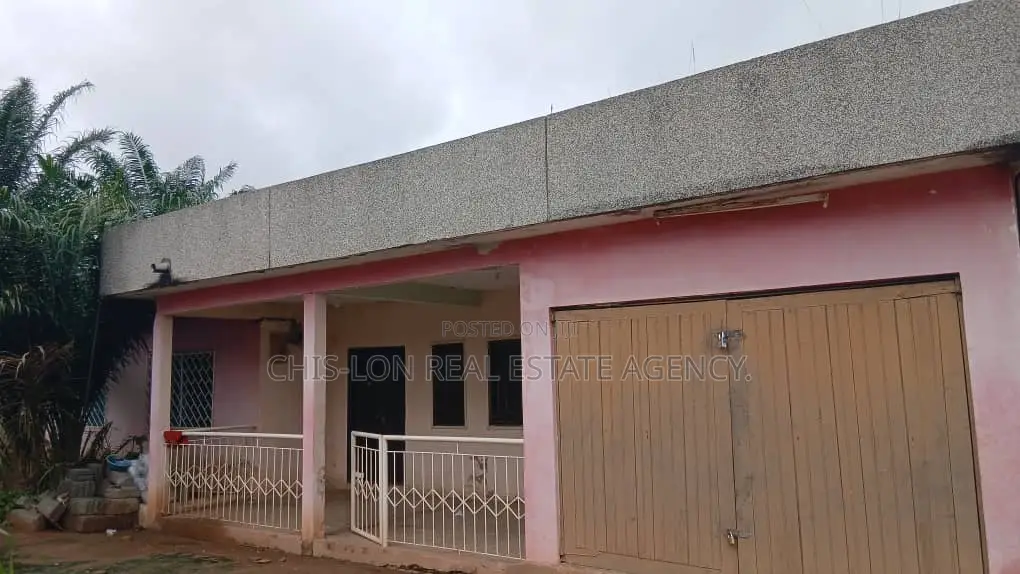 6bdrm House in Achimota Mall Area for sale
