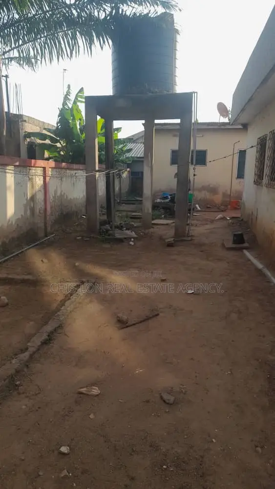 6bdrm House in Achimota Mall Area for sale