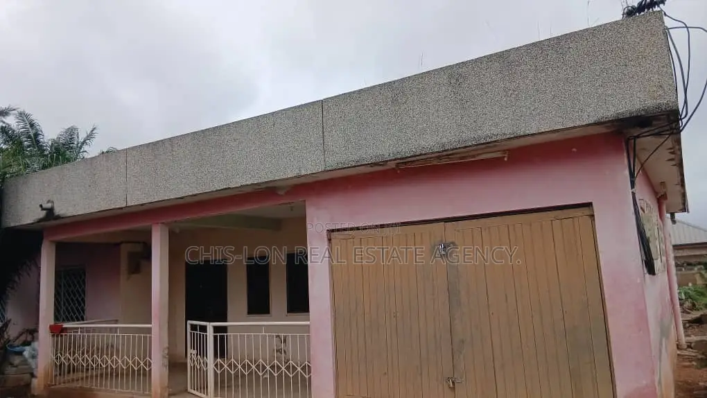 6bdrm House in Achimota Mall Area for sale