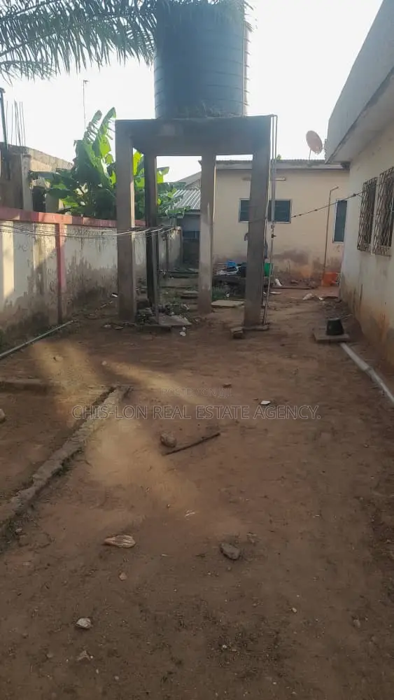 6bdrm House in Achimota Mall Area for sale