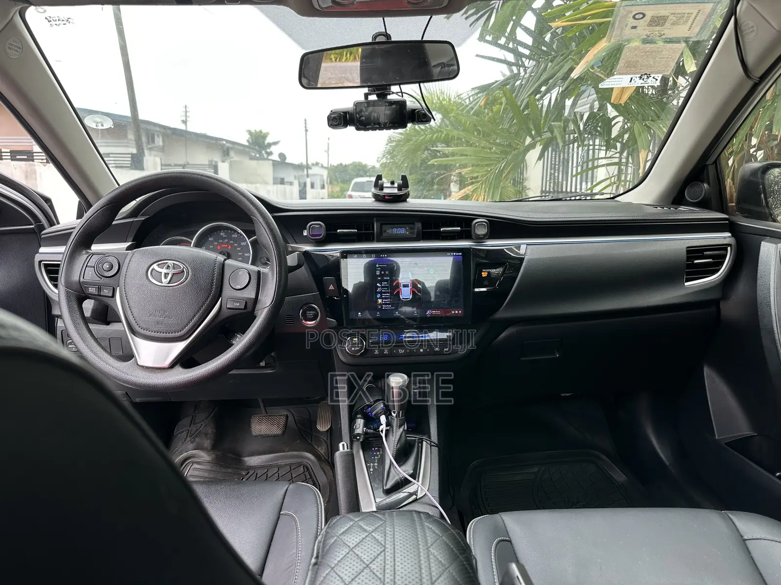 Toyota Corolla LE 4dr Sedan (1.8L 4cyl CVT) 2014 Silver