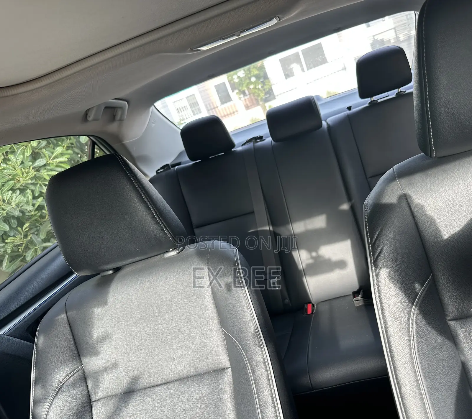 Toyota Corolla LE 4dr Sedan (1.8L 4cyl CVT) 2014 Silver