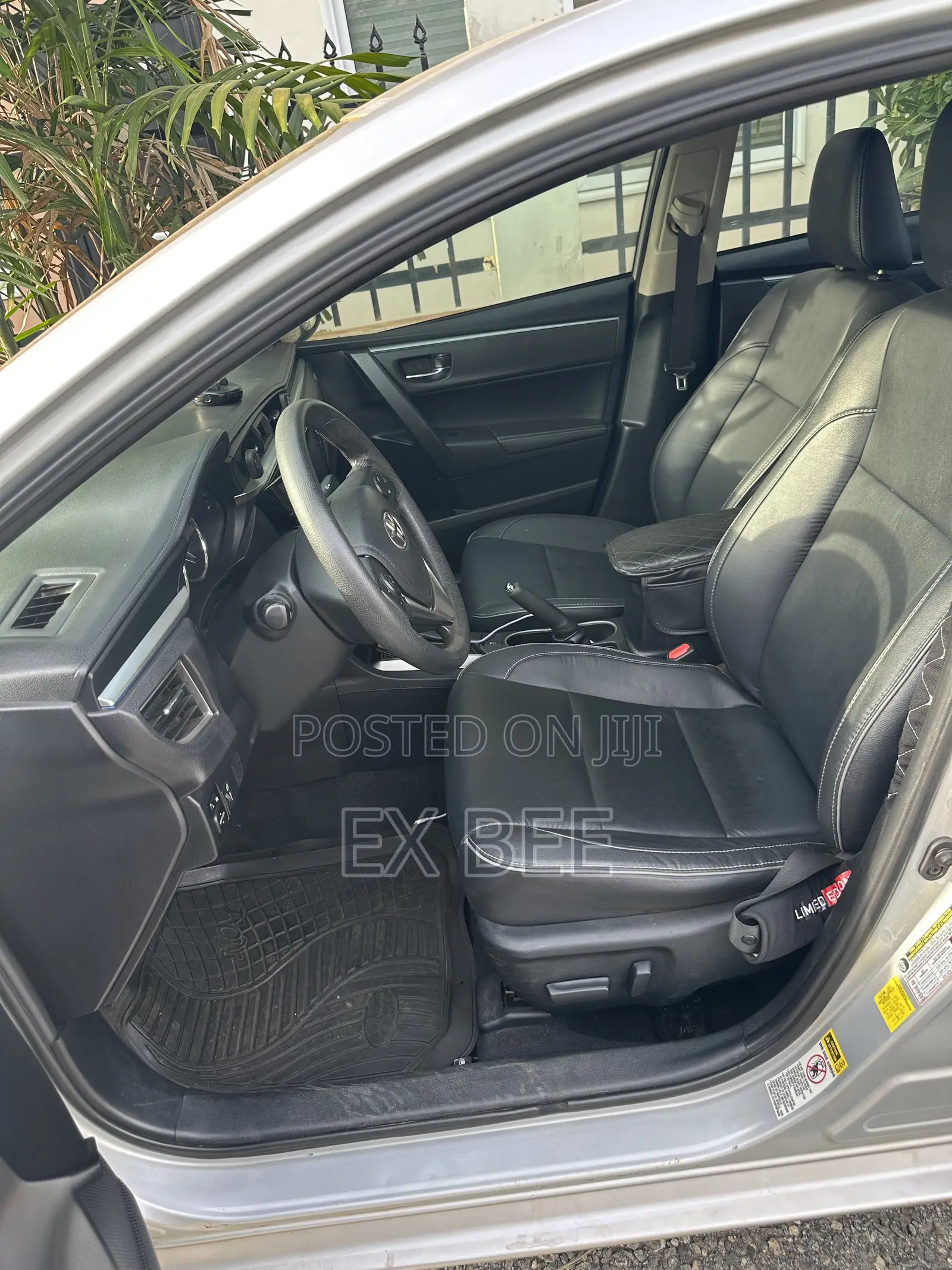 Toyota Corolla LE 4dr Sedan (1.8L 4cyl CVT) 2014 Silver