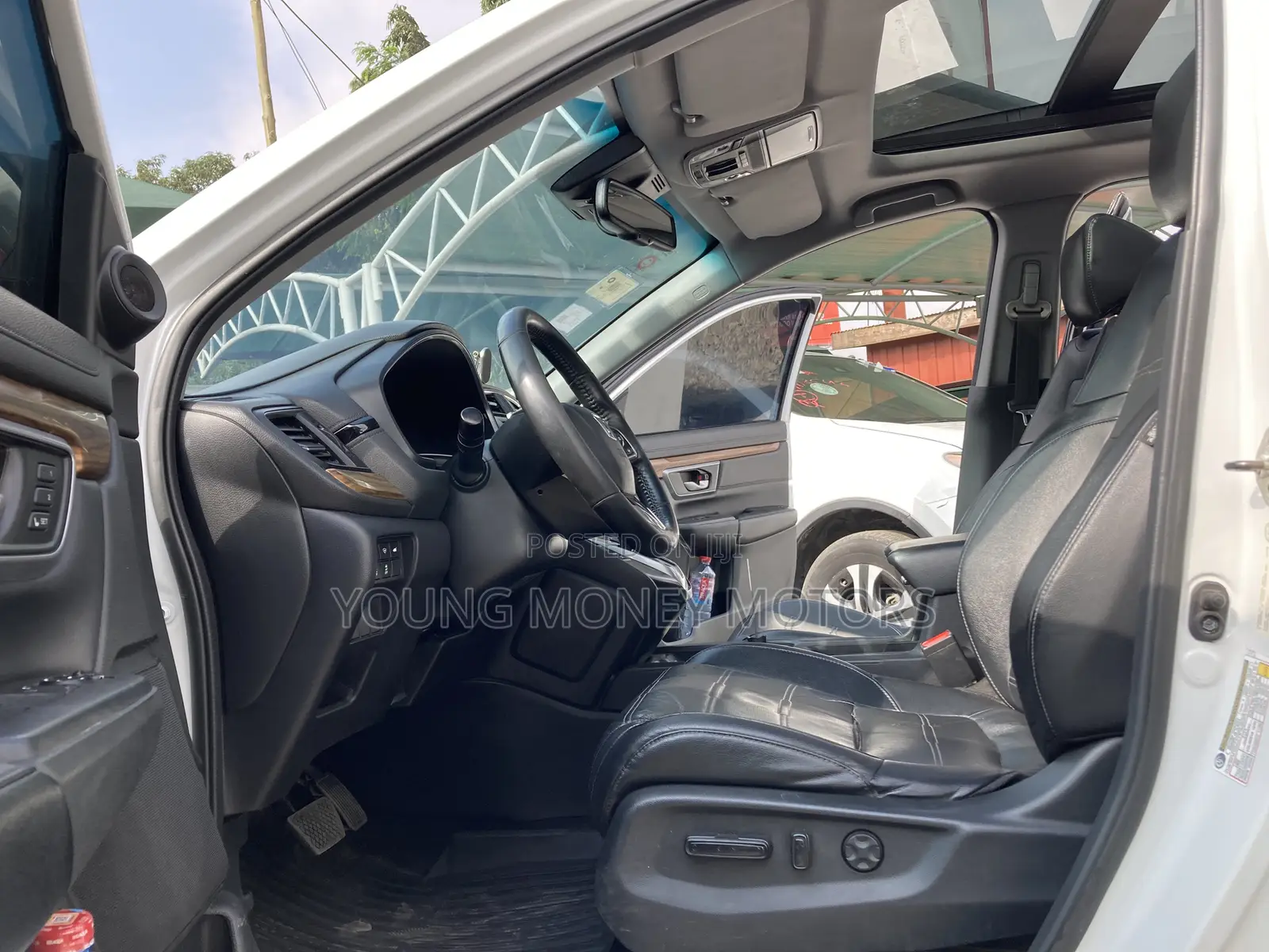 Honda CR-V Touring AWD 2019 White