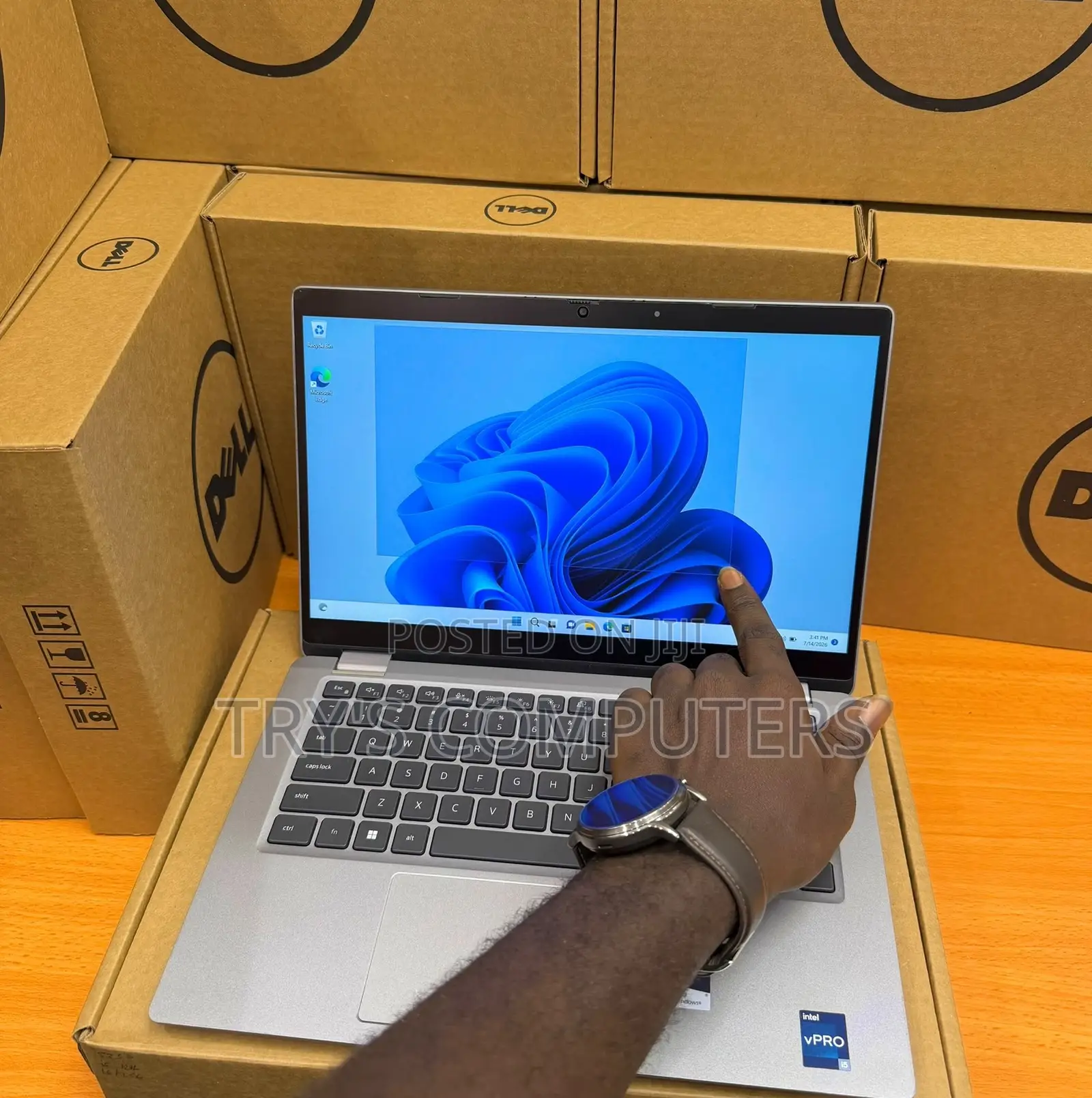 New Laptop Dell Latitude 5320 2-in-1 32GB Intel Core i7 SSD 512GB