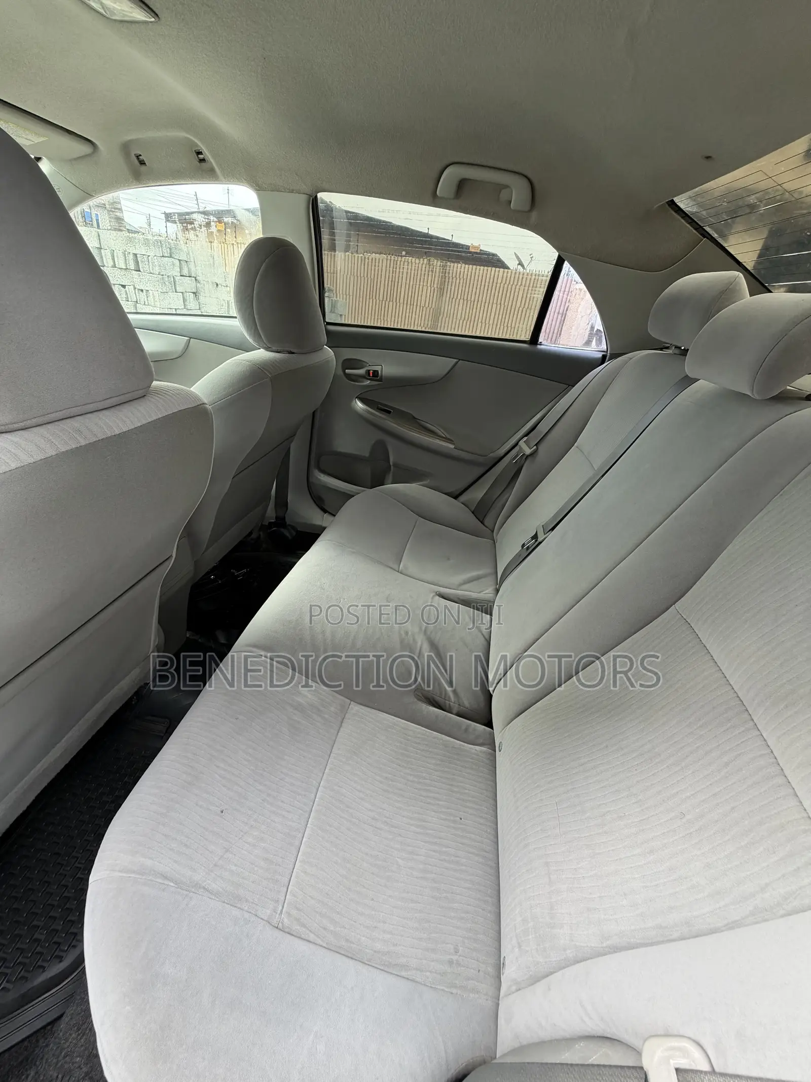 Toyota Corolla LE 4dr Sedan (1.8L 4cyl 4A) 2010 White