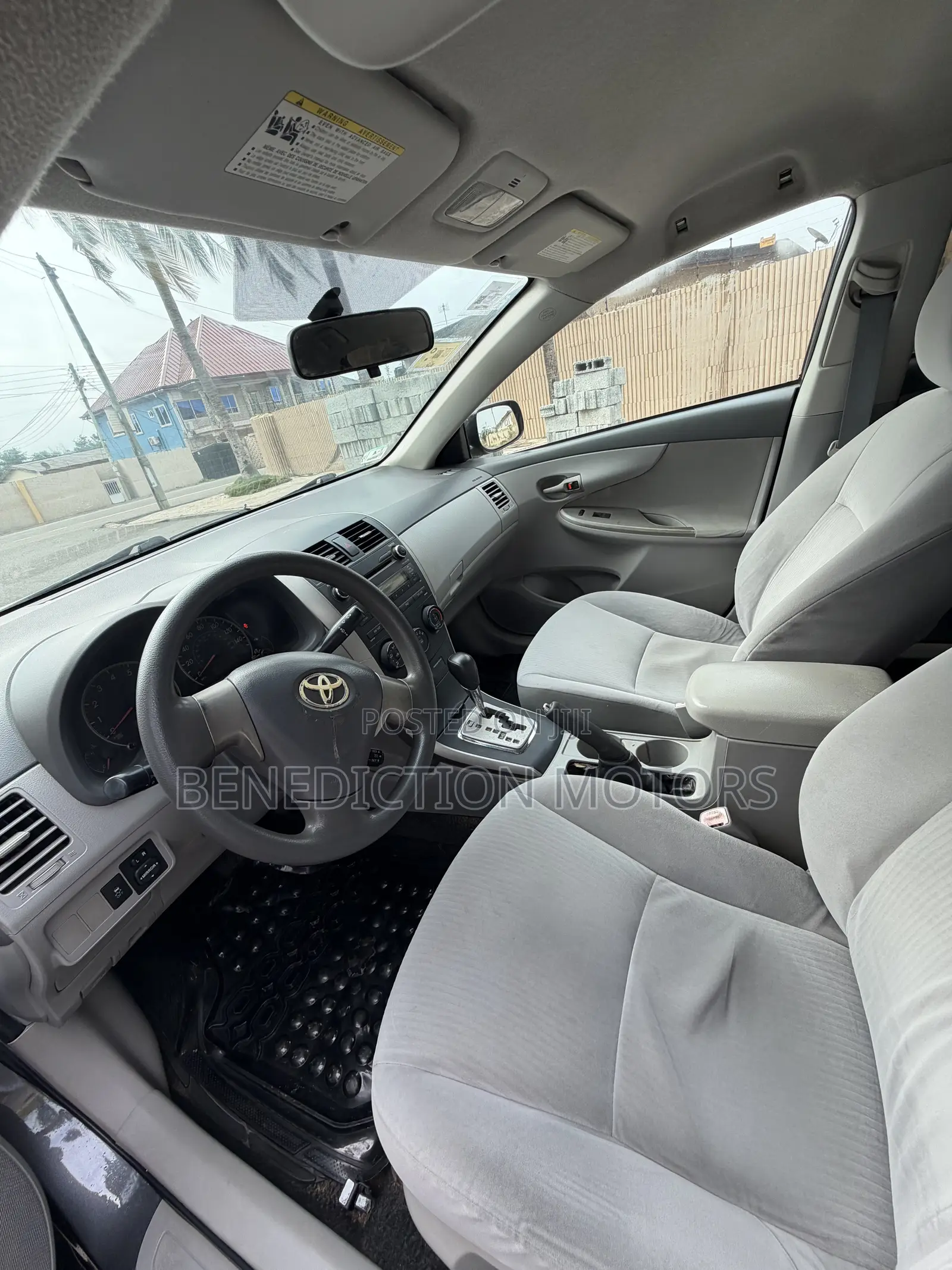 Toyota Corolla LE 4dr Sedan (1.8L 4cyl 4A) 2010 White
