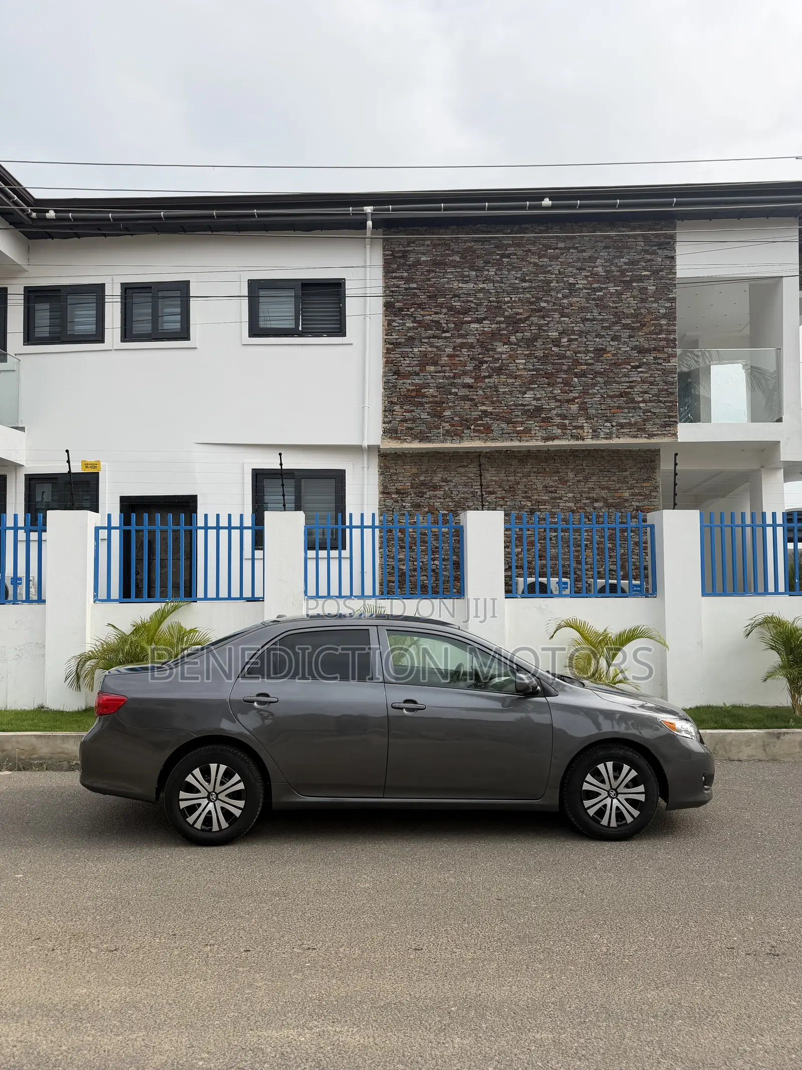 Toyota Corolla LE 4dr Sedan (1.8L 4cyl 4A) 2010 White