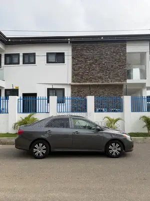 Toyota Corolla LE 4dr Sedan (1.8L 4cyl 4A) 2010 White
