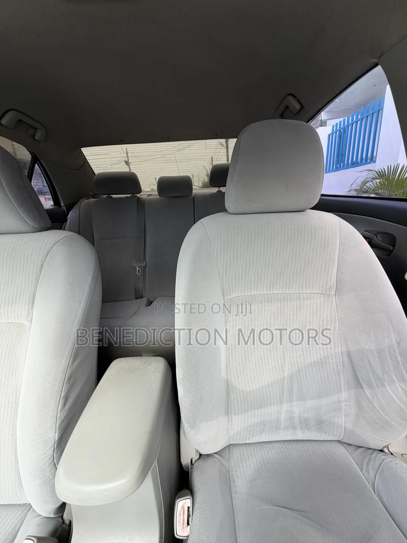 Toyota Corolla LE 4dr Sedan (1.8L 4cyl 4A) 2010 White