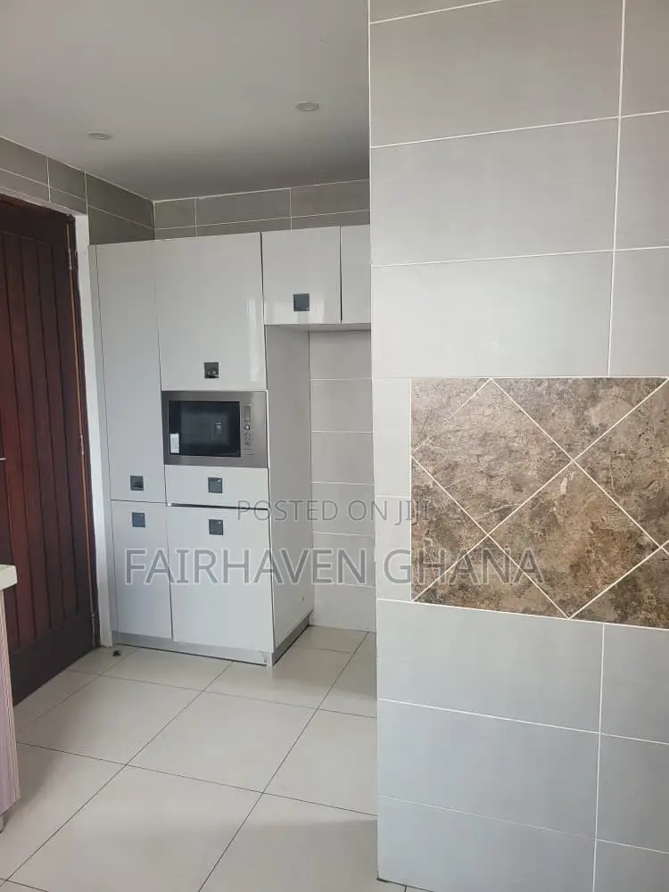 4bdrm Townhouse / Terrace in Fairhaven Properties, Teshie for rent