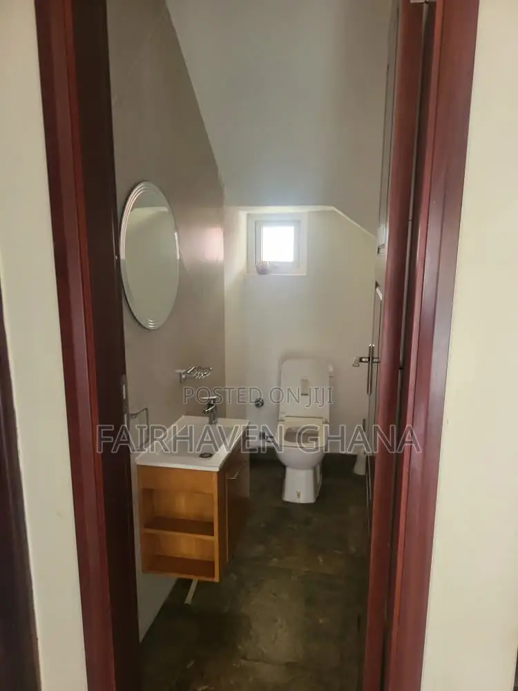 4bdrm Townhouse / Terrace in Fairhaven Properties, Teshie for rent