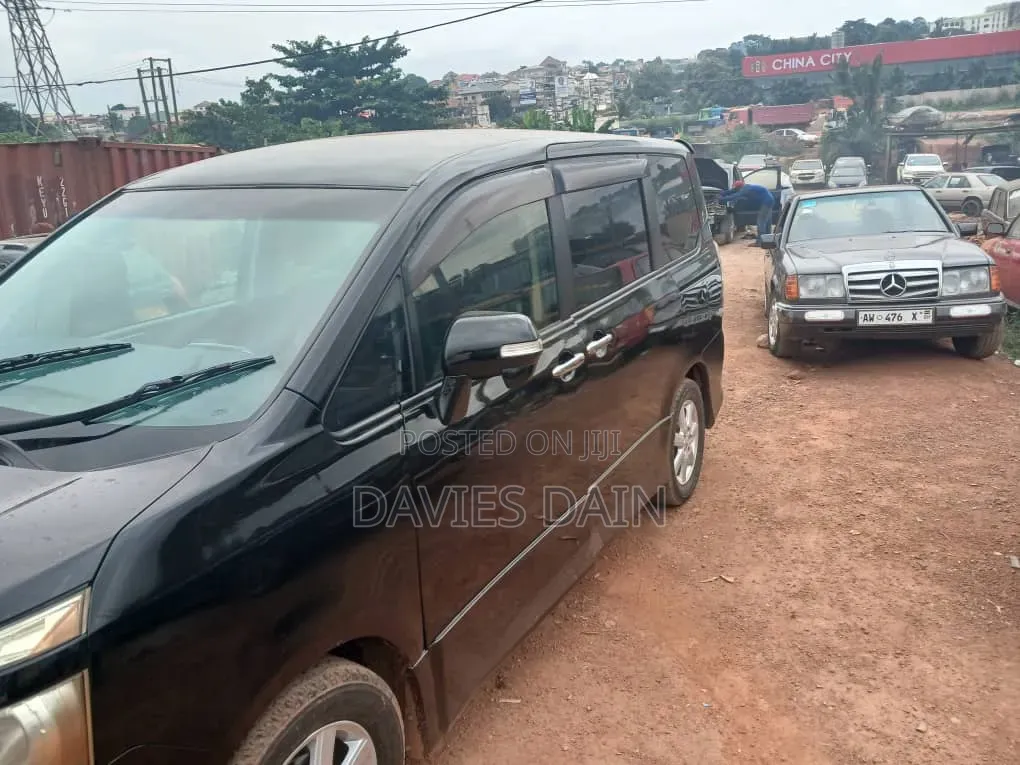 Toyota Voxy 2013 Black