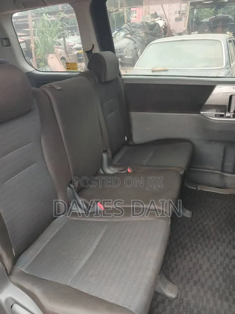 Toyota Voxy 2013 Black