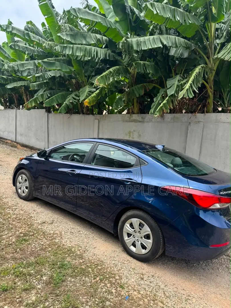Hyundai Elantra SE Sedan FWD (1.8L 4cyl 6M) 2016 Blue