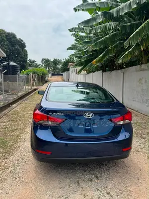 Hyundai Elantra SE Sedan FWD (1.8L 4cyl 6M) 2016 Blue