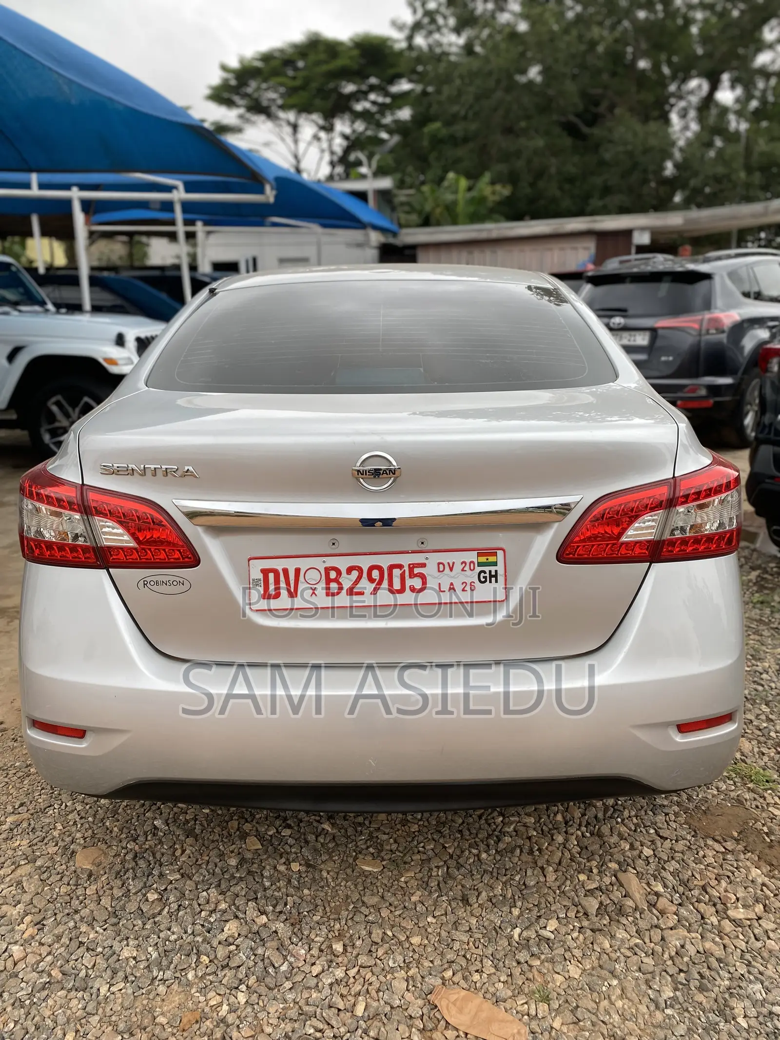 Nissan Sentra SL 4dr Sedan (1.8L 4cyl CVT) 2015 Silver