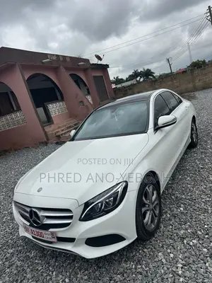 Mercedes-Benz C300 Luxury 4matic Sedan AWD (2.0L 4cyl 7A) 2017 White