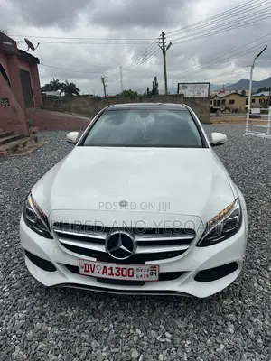Mercedes-Benz C300 Luxury 4matic Sedan AWD (2.0L 4cyl 7A) 2017 White