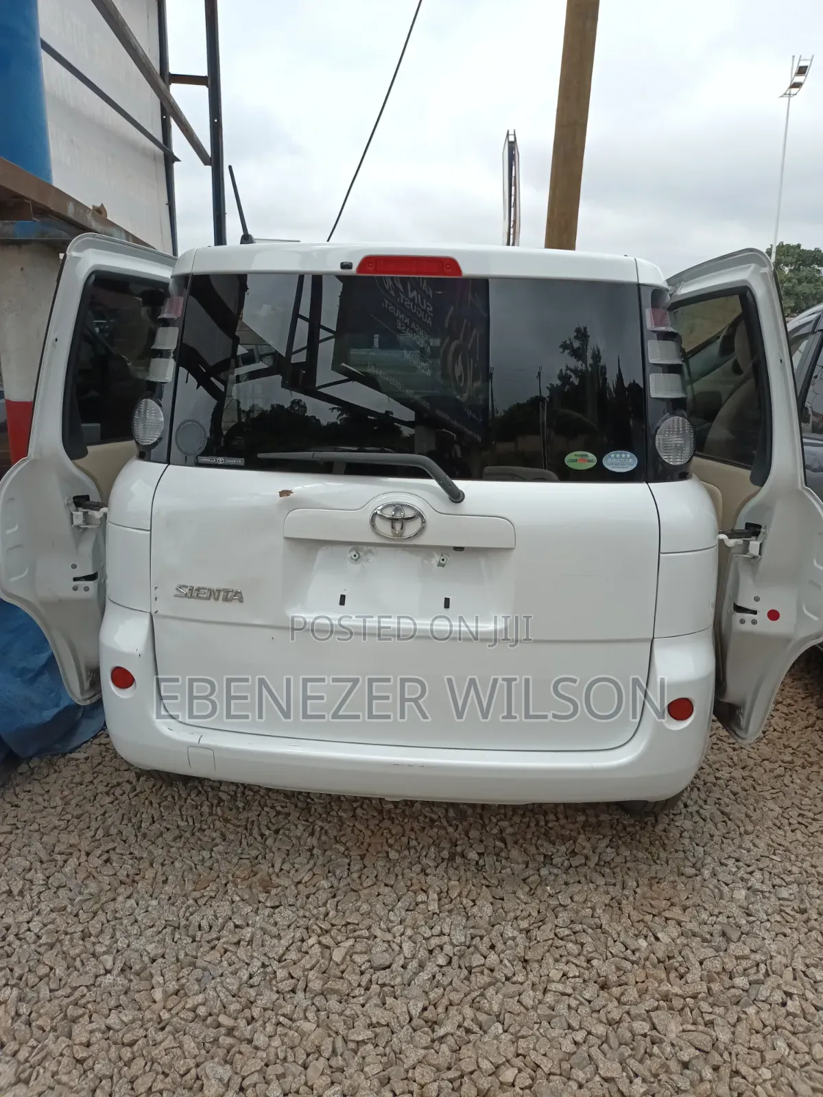 Toyota Sienta 2012 White