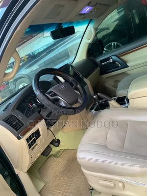 Toyota Land Cruiser 2016 Black