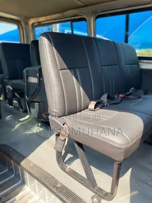 Toyota HiAce 2011 Silver