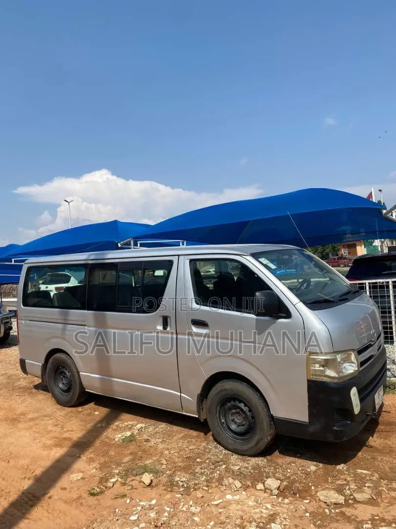 Toyota HiAce 2011 Silver