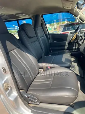 Toyota HiAce 2011 Silver