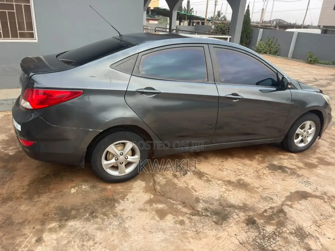 Hyundai Accent GLS 2012 Gray