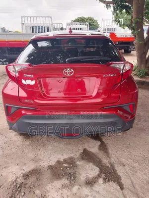 Toyota C-HR XLE FWD Sport Utility (2.0L 4cyl 2AM) 2018 Red