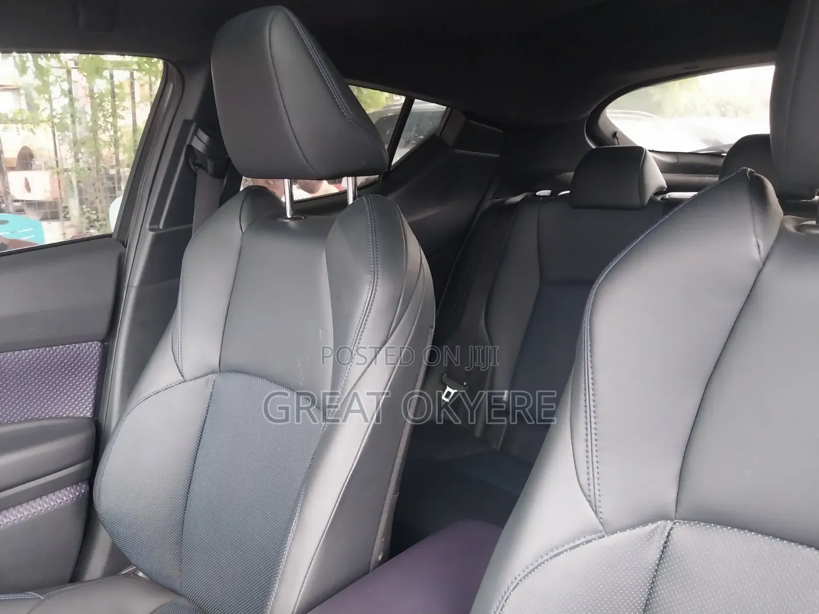 Toyota C-HR XLE FWD Sport Utility (2.0L 4cyl 2AM) 2018 Red