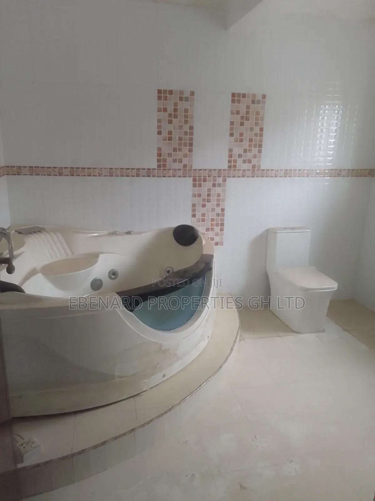 5bdrm House in Ebenard Properties, Baatsona Total for rent