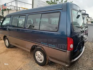 Hyundai H-100 2002 Green