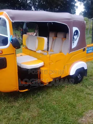 Bajaj RE 2025 Yellow